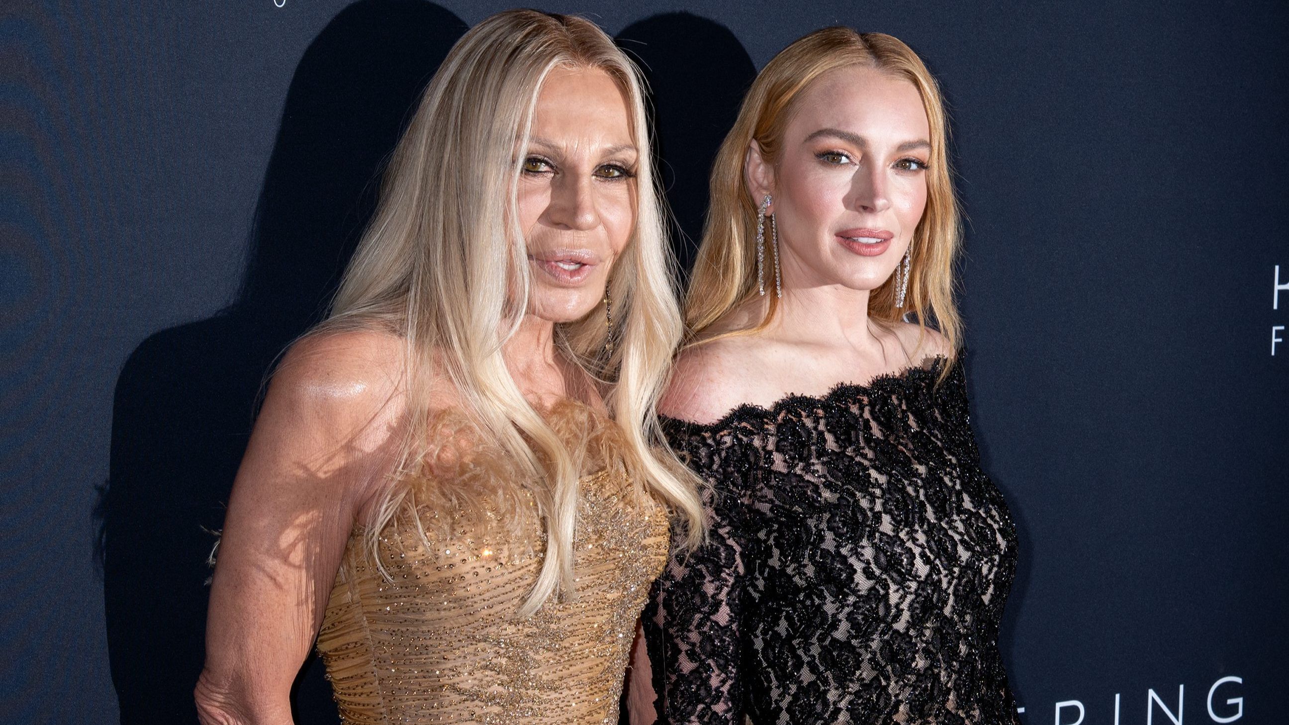 Donatella Versace junto a Lindsay Lohan