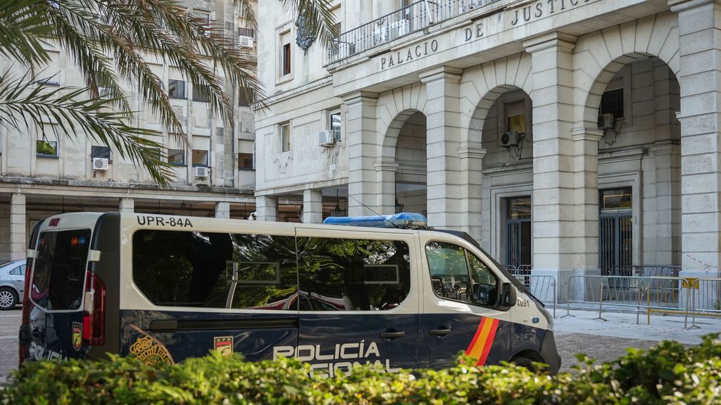 Fachada principal del Palacio de Justicia de Sevilla