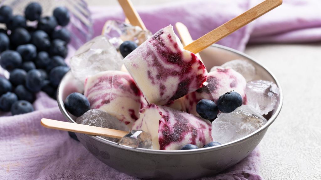 Helado de yogur con arándanos