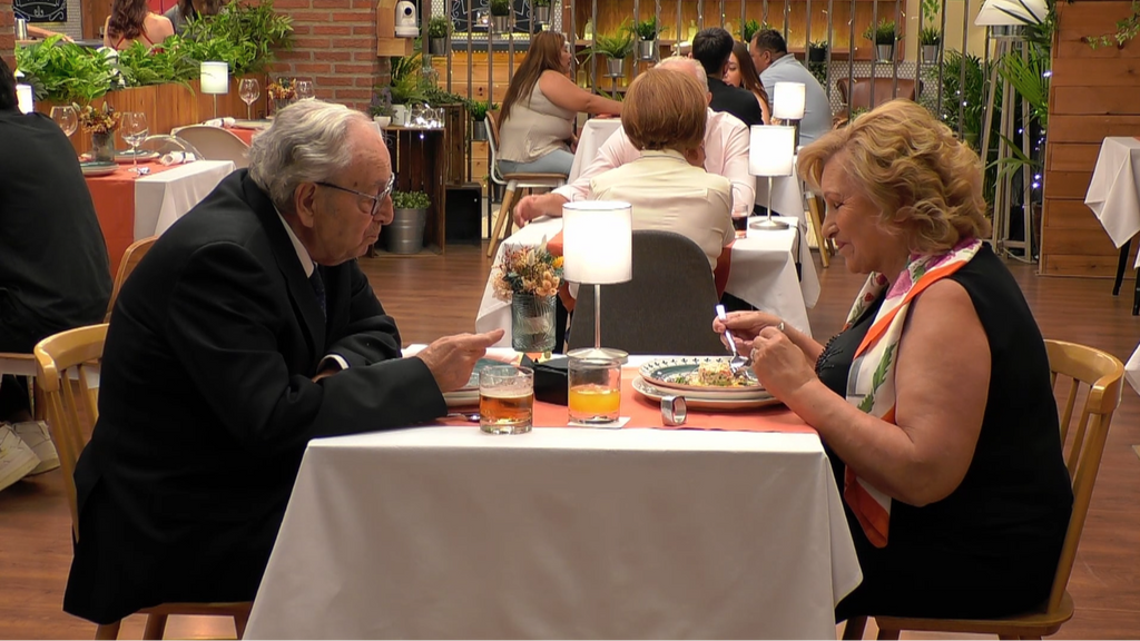 Eva y José mantienen una cena muy romántica en 'First Dates'