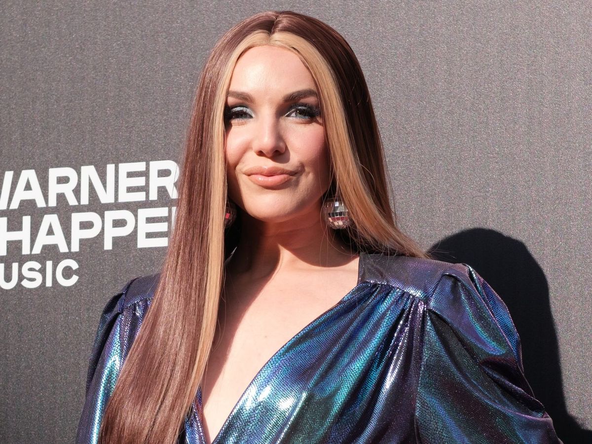 Rus ayol ozini qanday sikishini aytib beradi. Yaxshi kun jinsiy aloqa