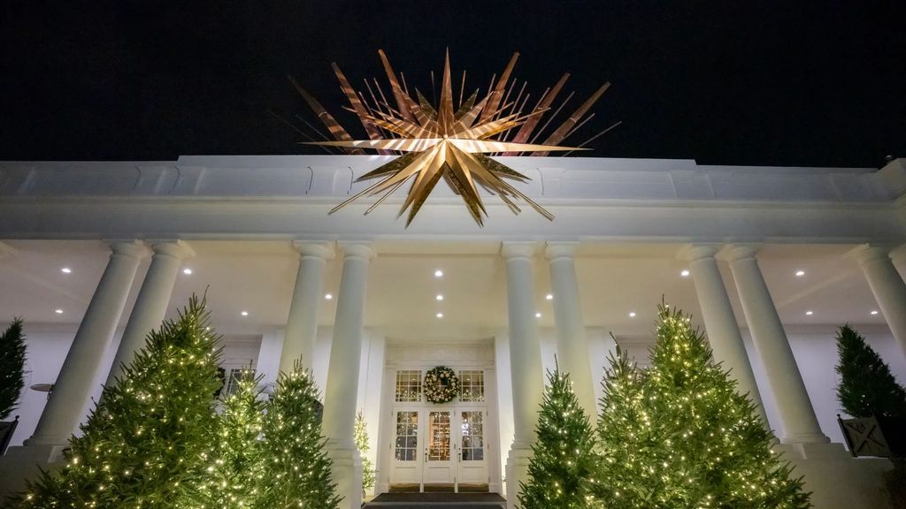 Navidad en la Casa Blanca: The East Wing - El Ala Este