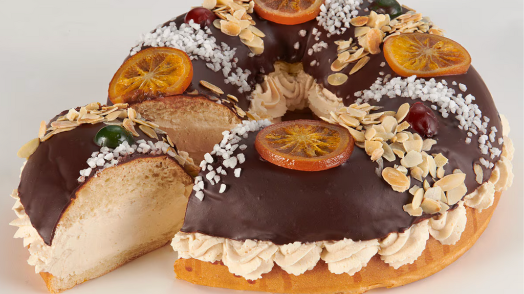 Roscón relleno de nata con cobertura de chocolate al Pedro Ximénez