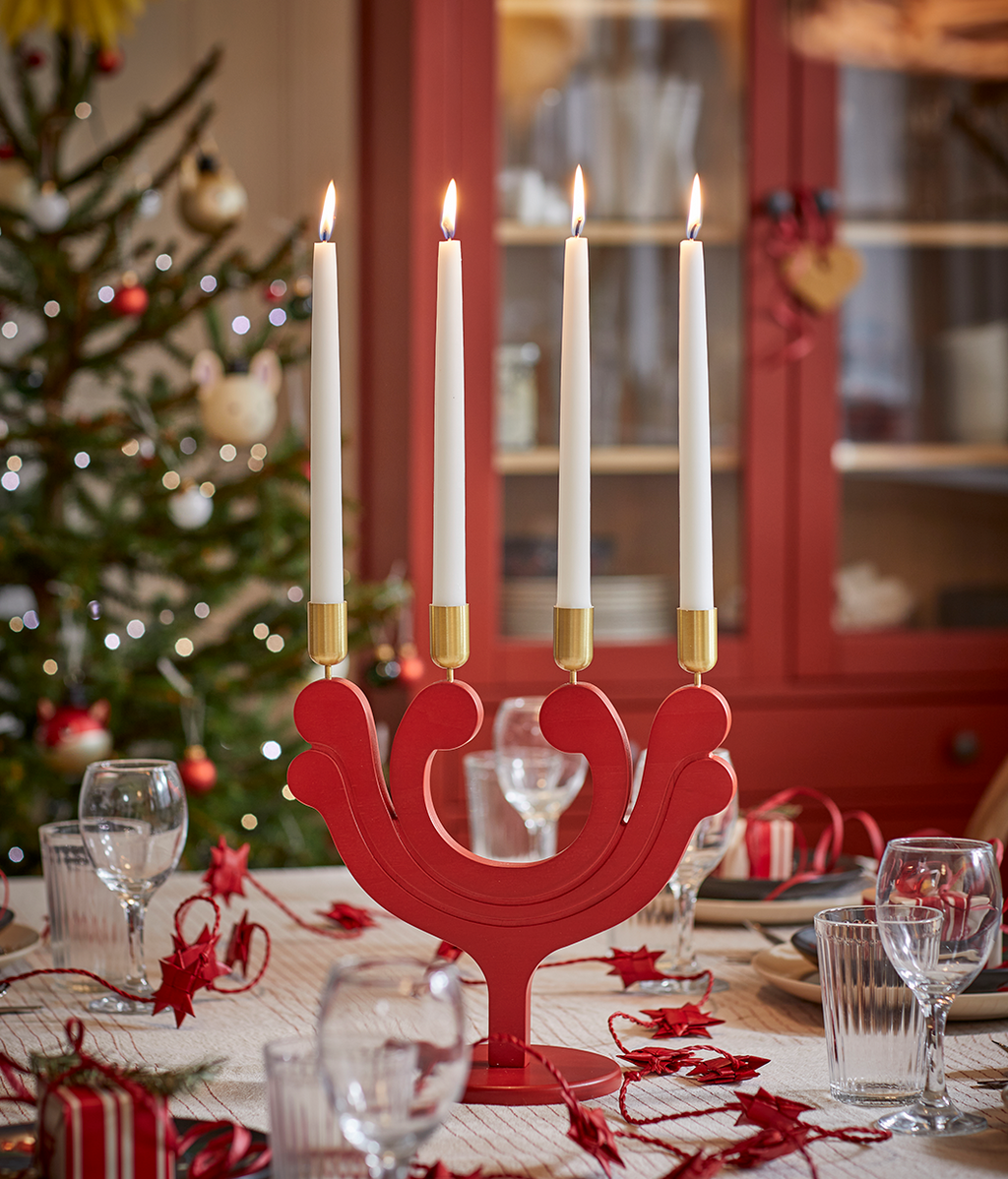 Candelabro rojo navideño de IKEA