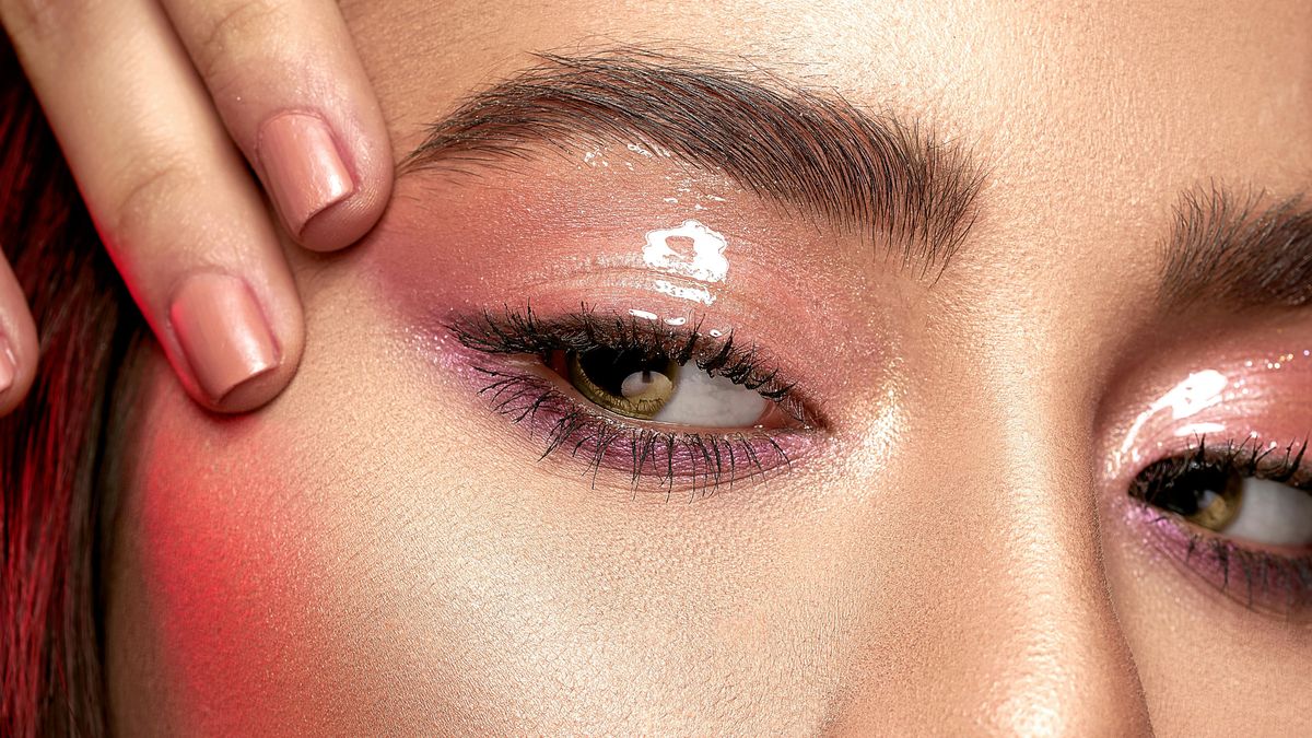 Maquillaje de ojos rosa 'glitter'