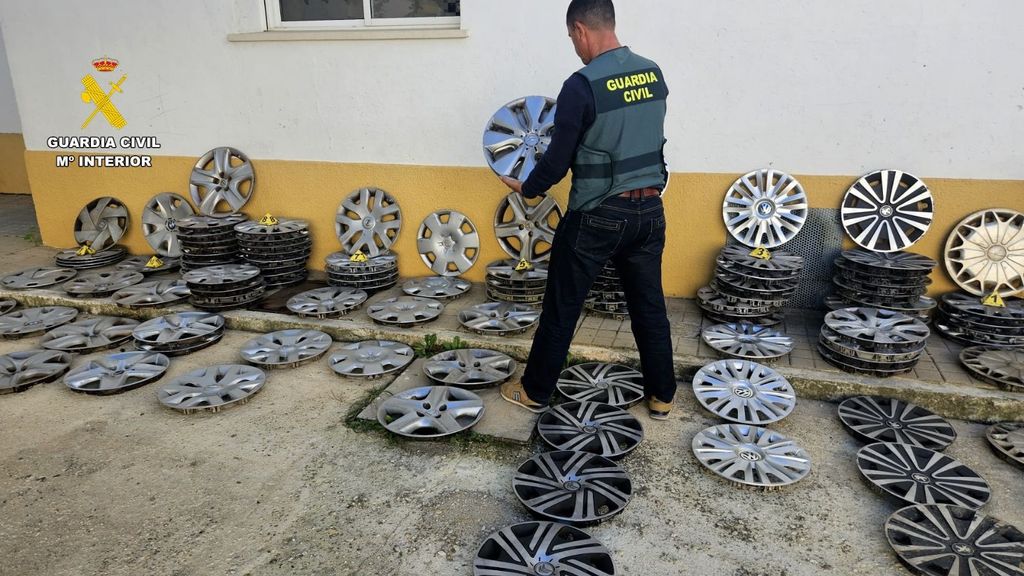 Tapacubos recuperados por la Guardia Civil