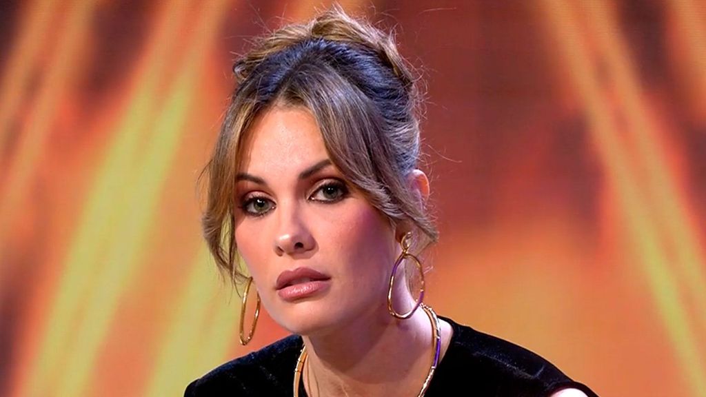 Jessica Bueno carga contra Jota Peleteiro: ''Dice que no tiene dinero para pagar la pensión de sus hijos, pero se va de viaje'' ¡De viernes! Top Vídeos 287