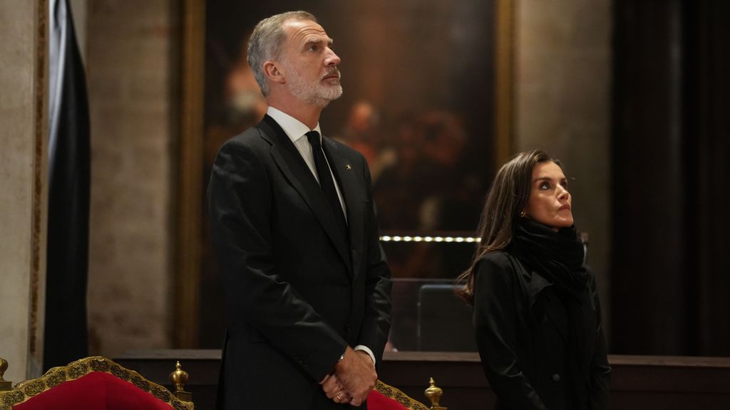 Los reyes Felipe y Letizia en el funeral.