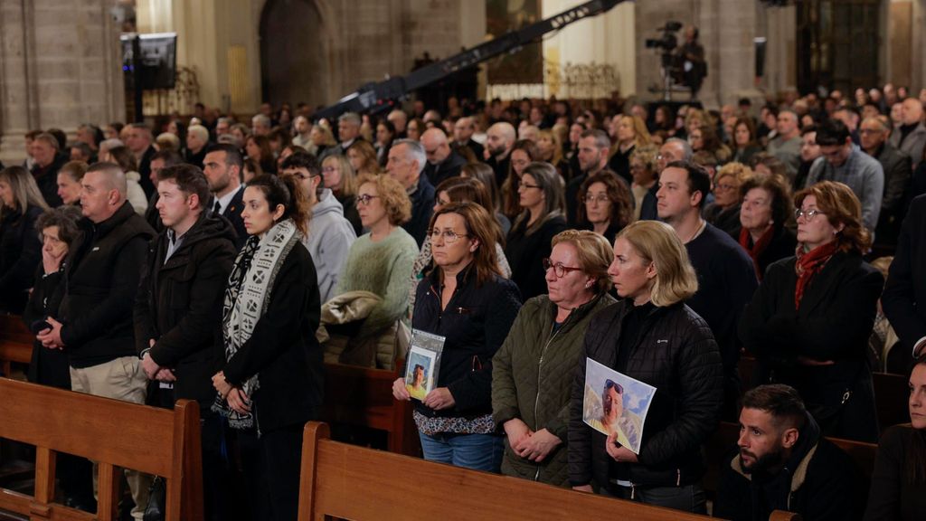 Más de 400 familiares han acudido a la misa funeral por las víctimas de la DANA