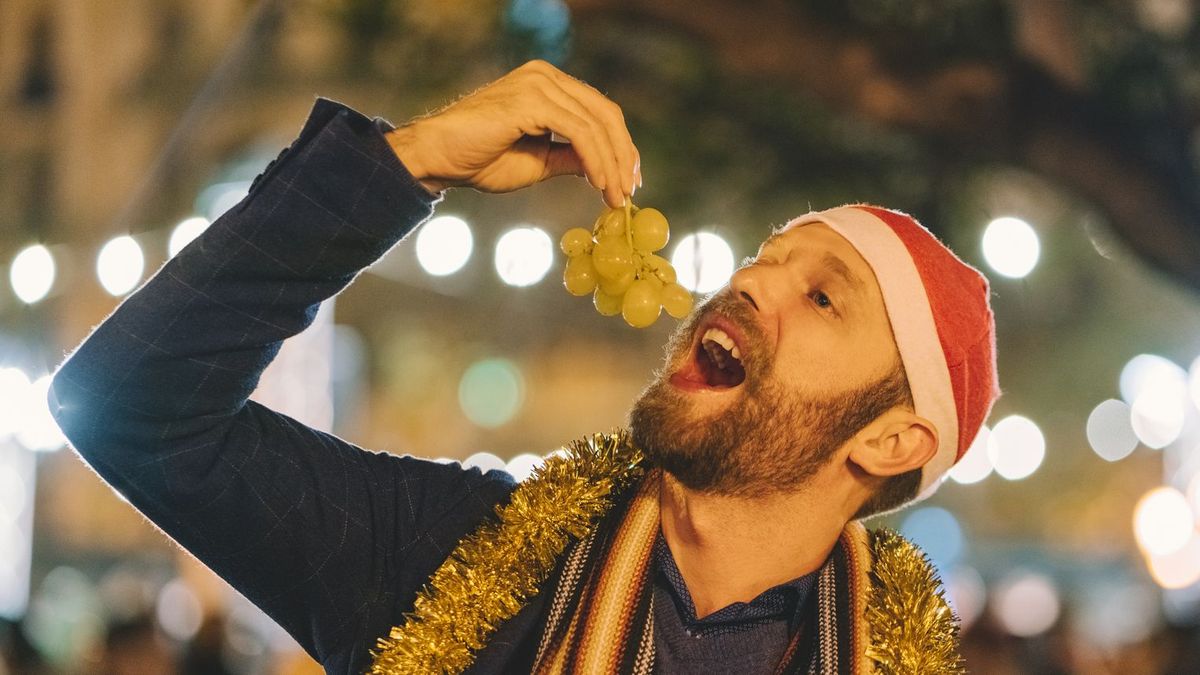 ¿Por qué se nos queda la boca áspera cuando comemos uvas con pepitas?