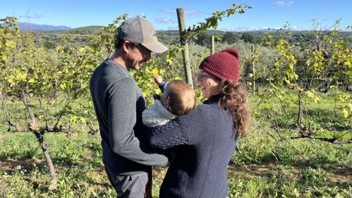 Anhel de Vida, el vino solidario de una familia con un bebé prematuro en Girona