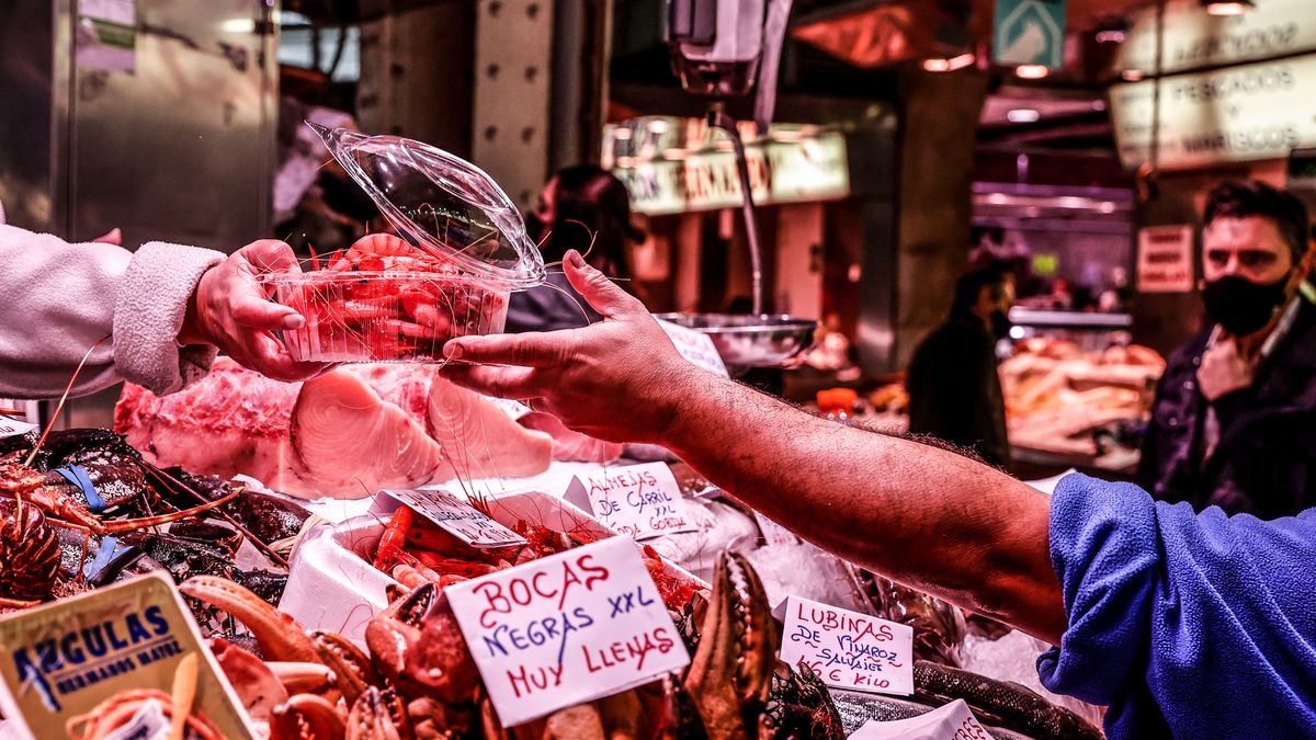 Dos de cada tres españoles harán la cena de Navidad de promoción en promoción por el precio de la cesta de la compra