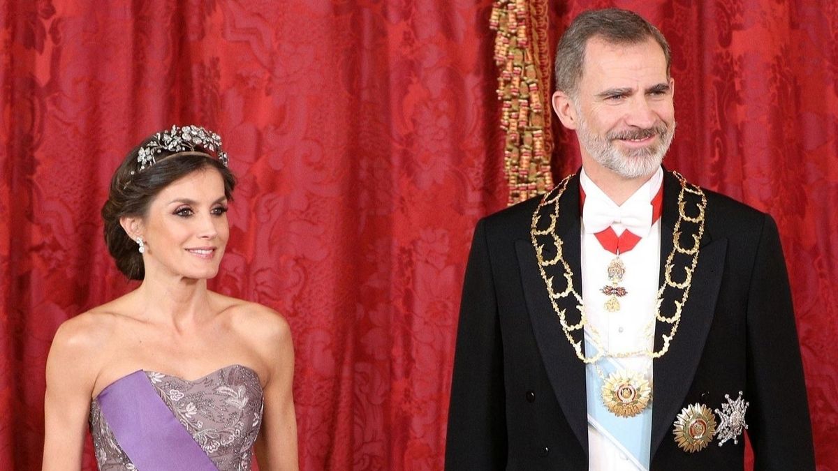 La reina Letizia con la tiara floral de Mellerio, en una recepción al presidente de la República del Perú