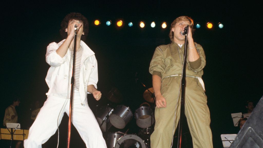 Pedro (izda.) y Javier, en un concierto de Pecos en 1982.