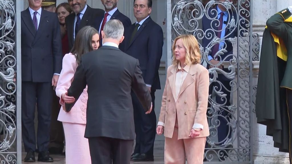 Los gestos de incomodidad de la reina Letizia con Giorgia Meloni en la visita de Estado a Italia