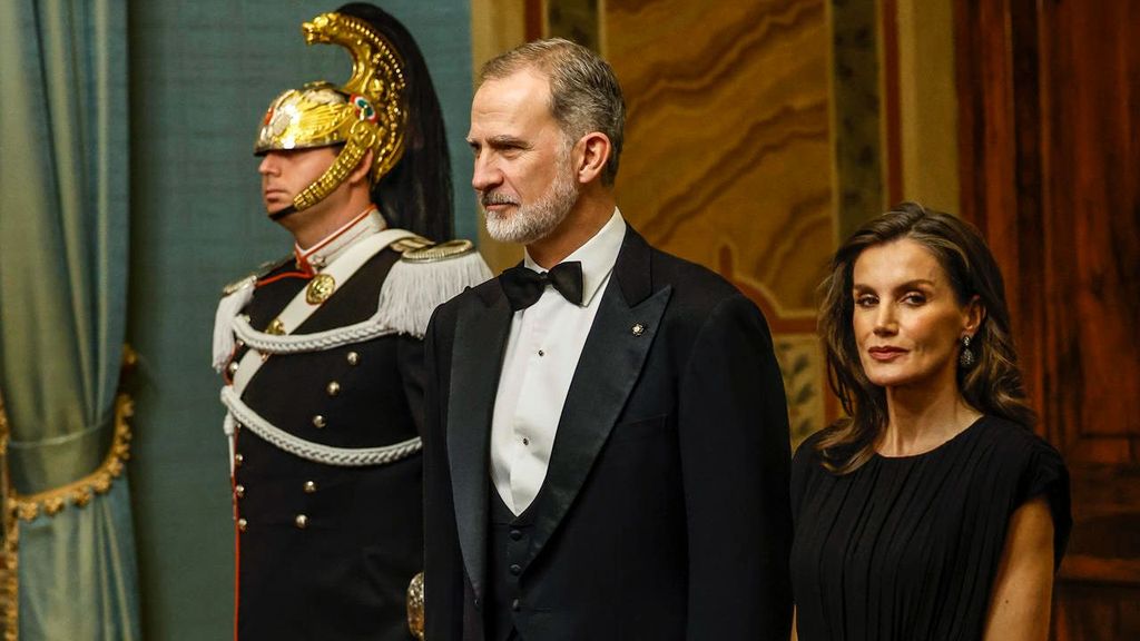 Segundo día de la visita del rey Felipe VI y Letizia en Italia: fallos protocolarios y un discurso insólito