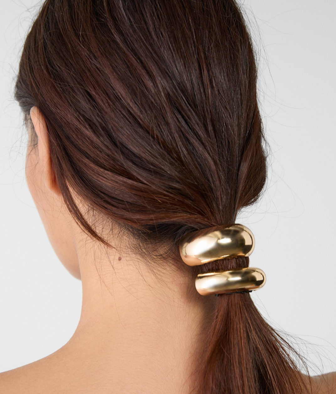 Coleteros con detalle metálico en dorado