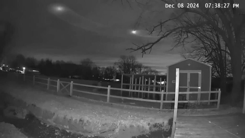 El FBI sobre los misteriosos objetos voladores vistos en New Jersey: "No sabemos qué demonios son"