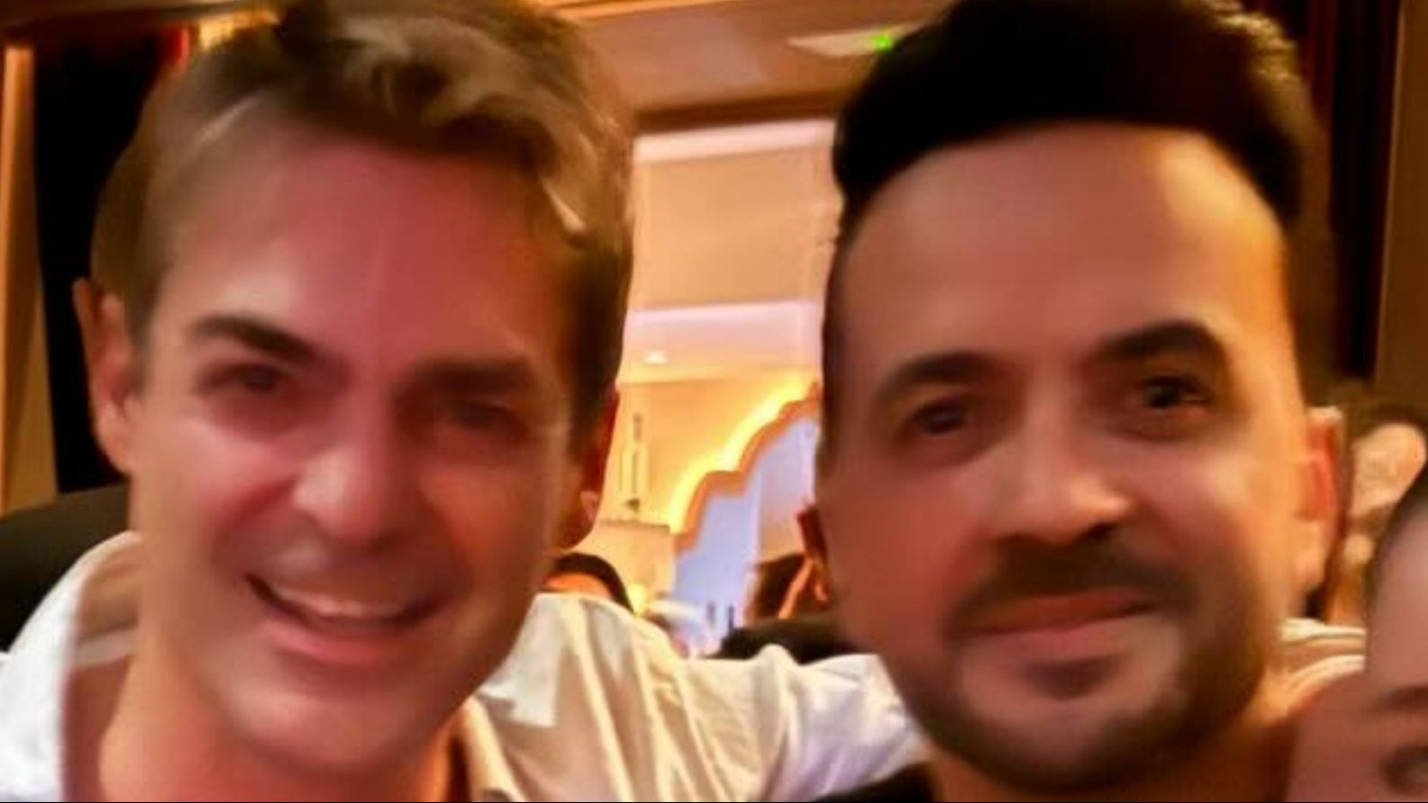 El inesperado encuentro de Hugo Castejón con el cantante Luis Fonsi