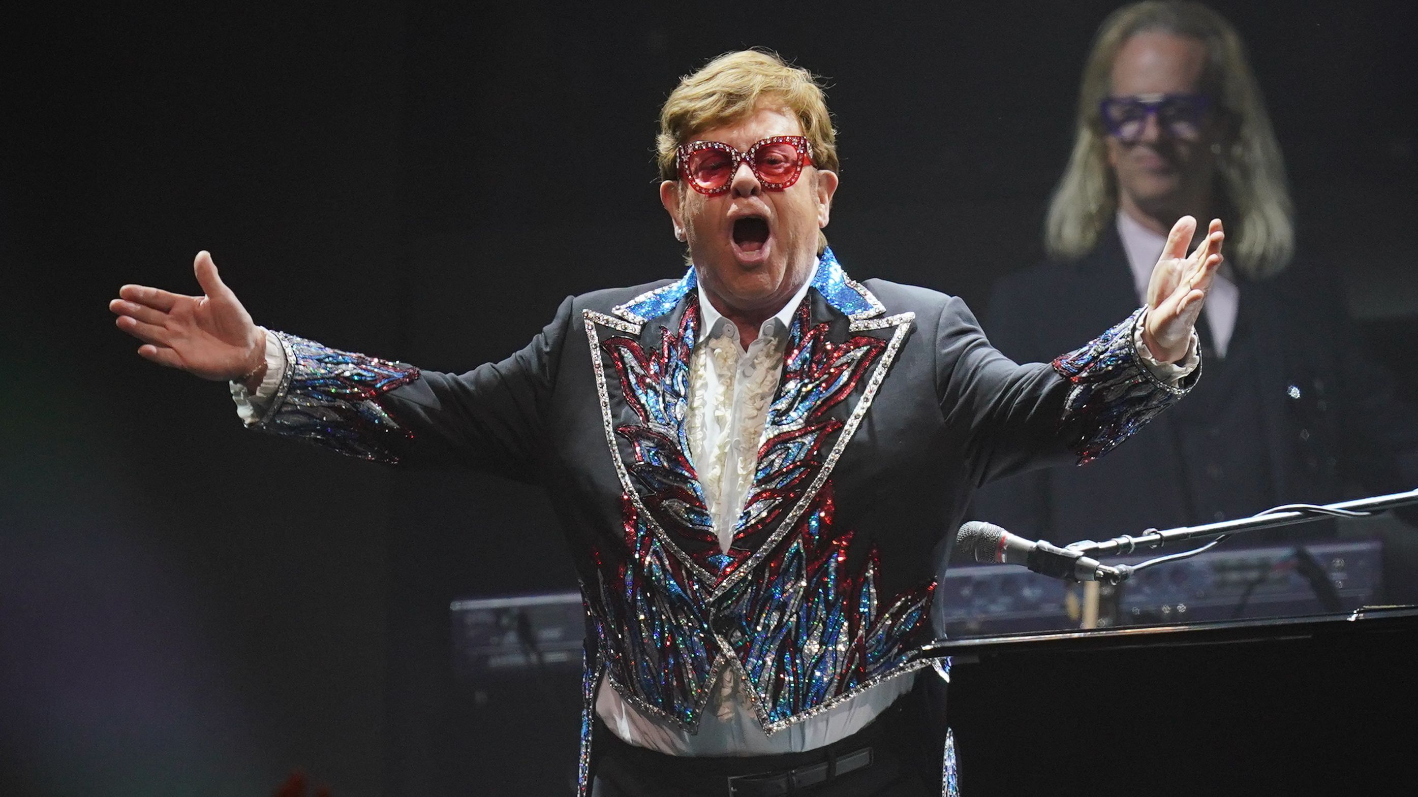 elton john en un concierto en 2023 elton john en un concierto en 2023