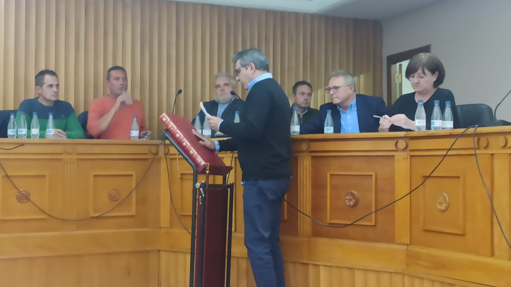 Ernesto Navarro jurando el cargo de alcalde Ernesto Navarro jurando el cargo de alcalde
