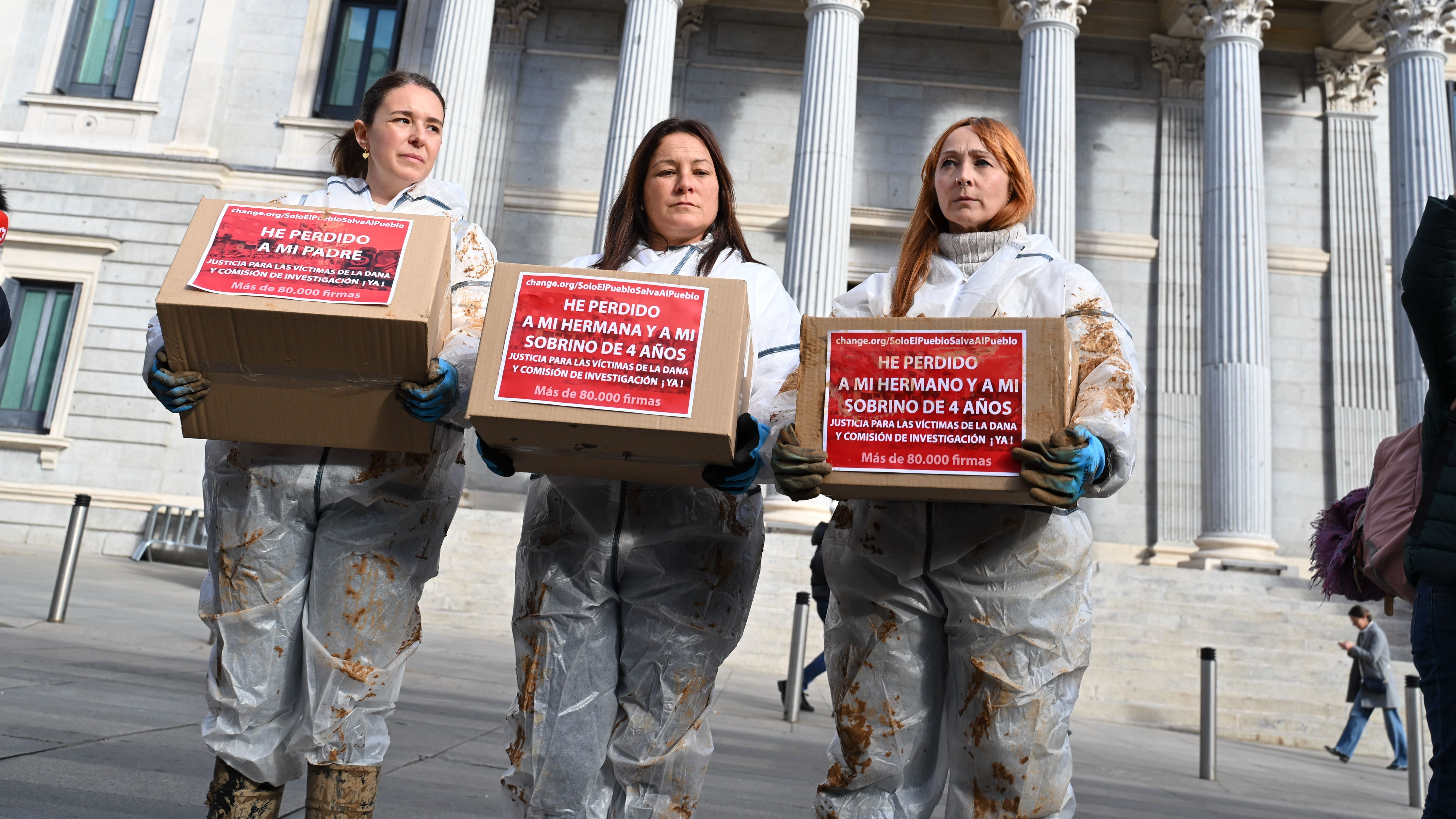 Familiares de las víctimas de la DANA exigen en el Congreso una comisión de investigación