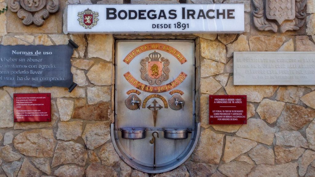 Fuente de vino en el Camino de Santiago