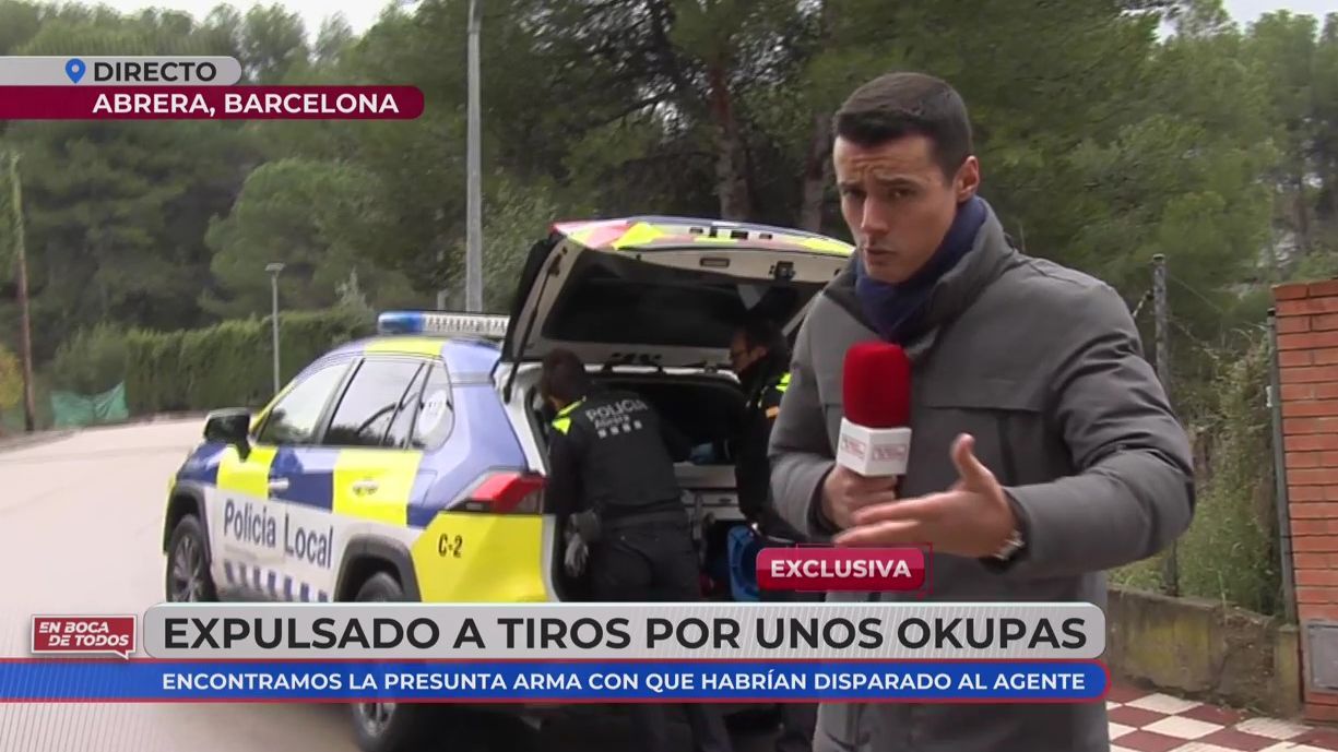 José María Fernández, reportero del programa junto a la policía