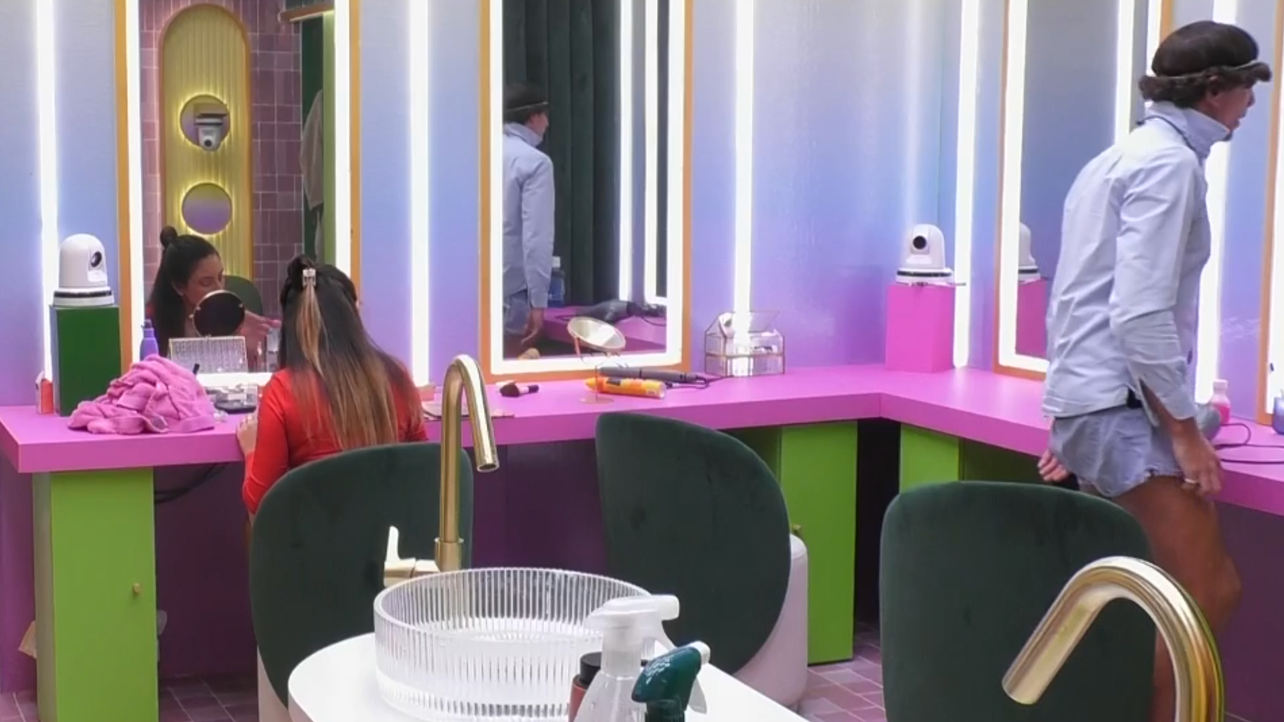 Nerea y Óscar en el tocador