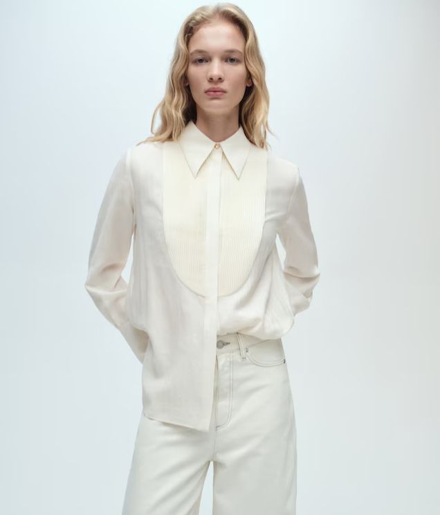 Camisa con pechera, de Mango