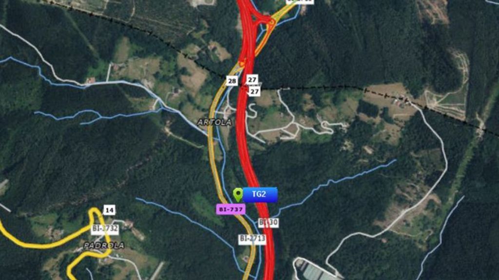 El accidente tuvo lugar sobre las 15 horas y provocó retenciones de las que alertó Trafico