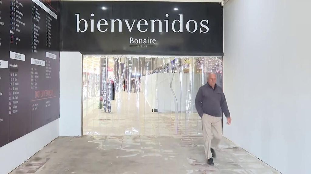 Emotiva reapertura en el centro comercial de Bonaire