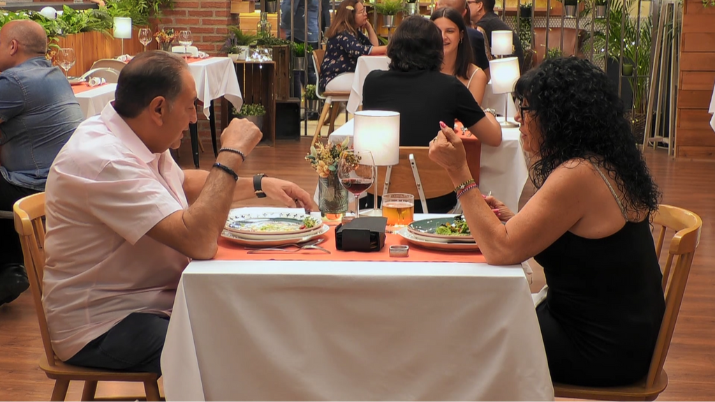 José Luis y Tere mantienen una cena romántica en 'First Dates'