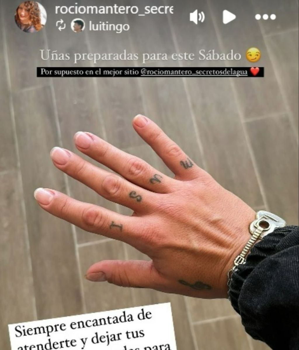 Luitingo muestra que se hace la manicura