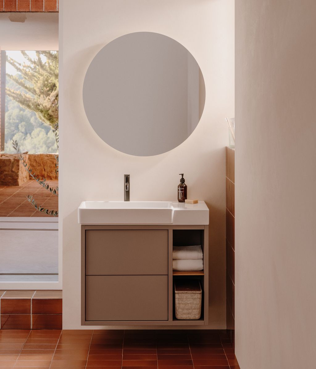 Mueble de baño Roca de color marrón Mocha Mousse