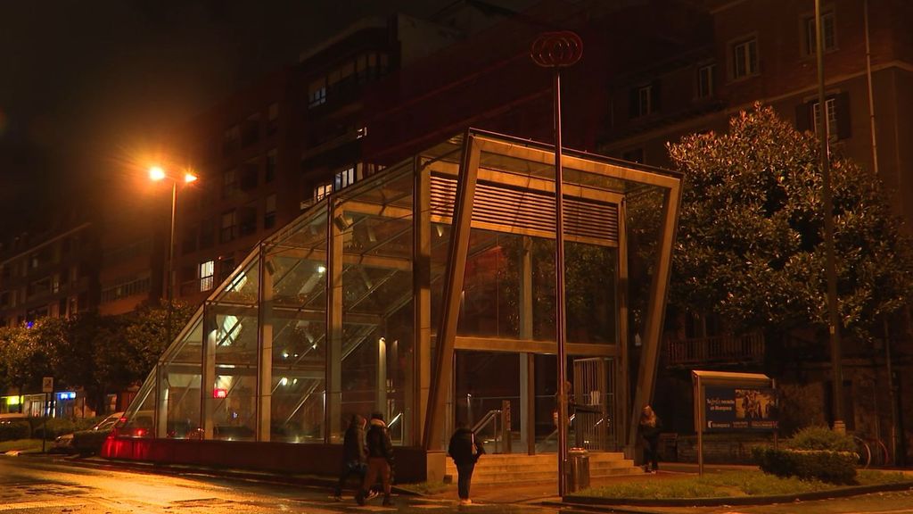 Acceso al Metro en Getxo, Vizcaya