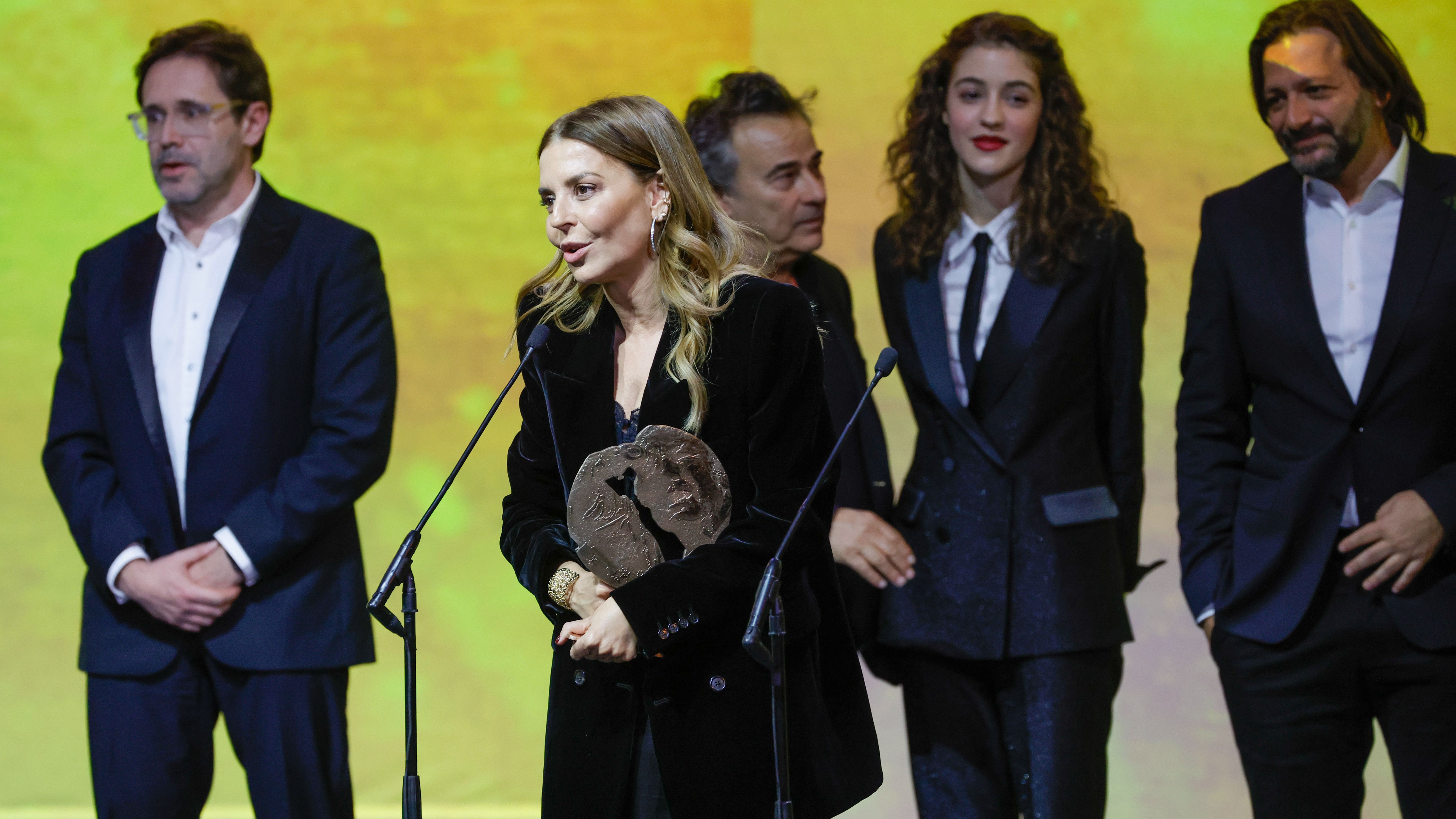 La directora de Mediapro Studio Laura Fernández recibe el Forqué al mejor largometraje por "El 47