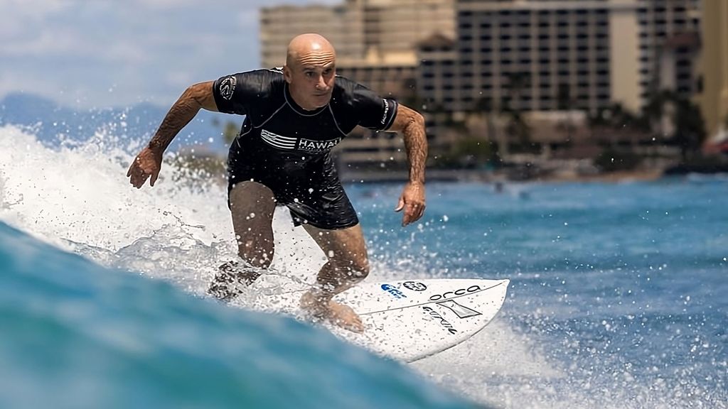 Aitor Francesena, surfeando en Hawaii