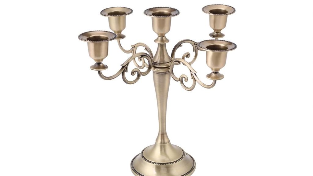 Candelabro de bronce. FUENTE: Amazon