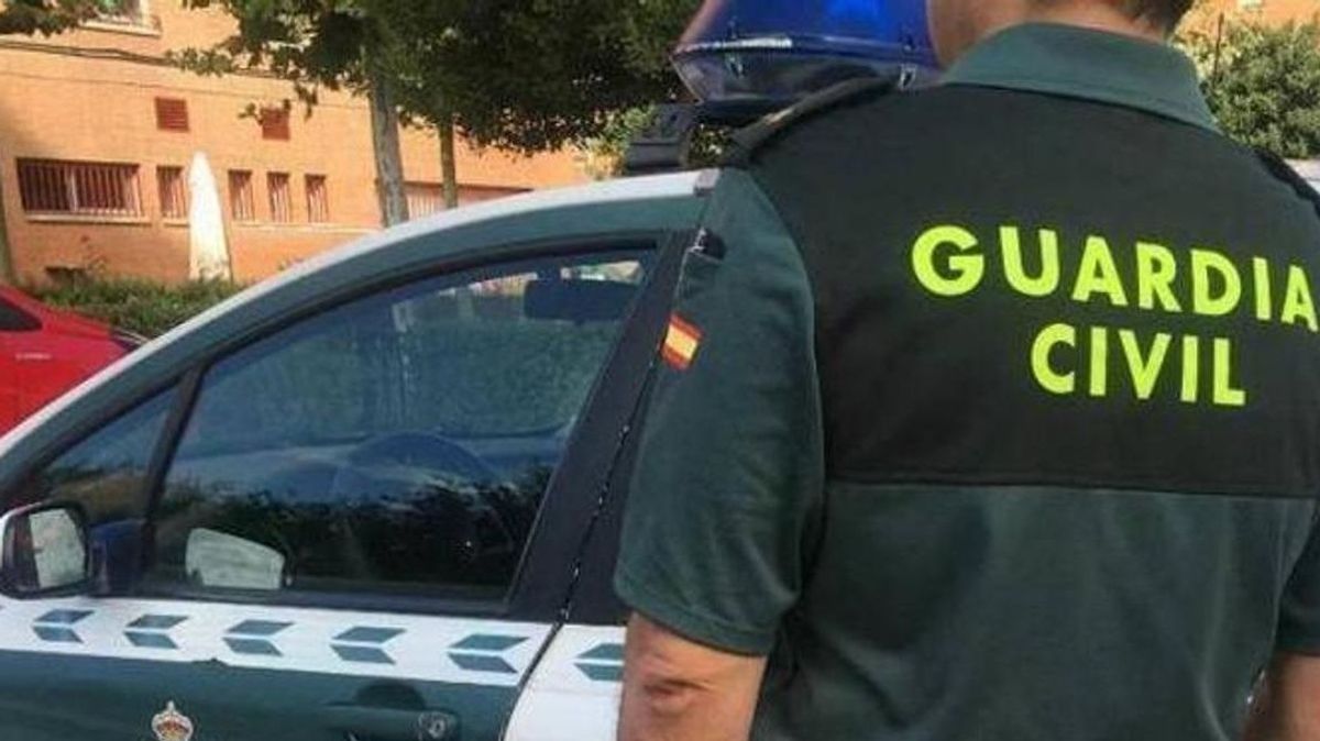 La Guardia Civil detiene a un profesor de Educación Física en Valencia acusado de tocamientos a dos alumnas