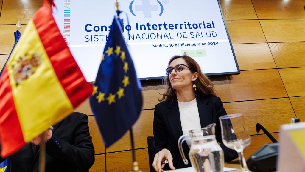 La ministra de sanidad, Mónica García, durante el pleno del Consejo Interterritorial del Sistema Nacional de Salud (CISNS) en Madrid