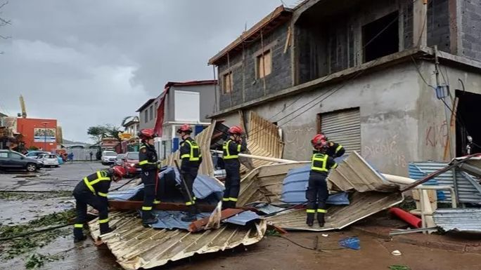 El ciclón Chido arrasa la isla francesa de Mayotte: las autoridades temen que haya mil muertos