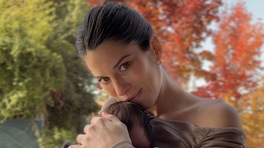 Marta Riumbau junto a su hija Julieta.