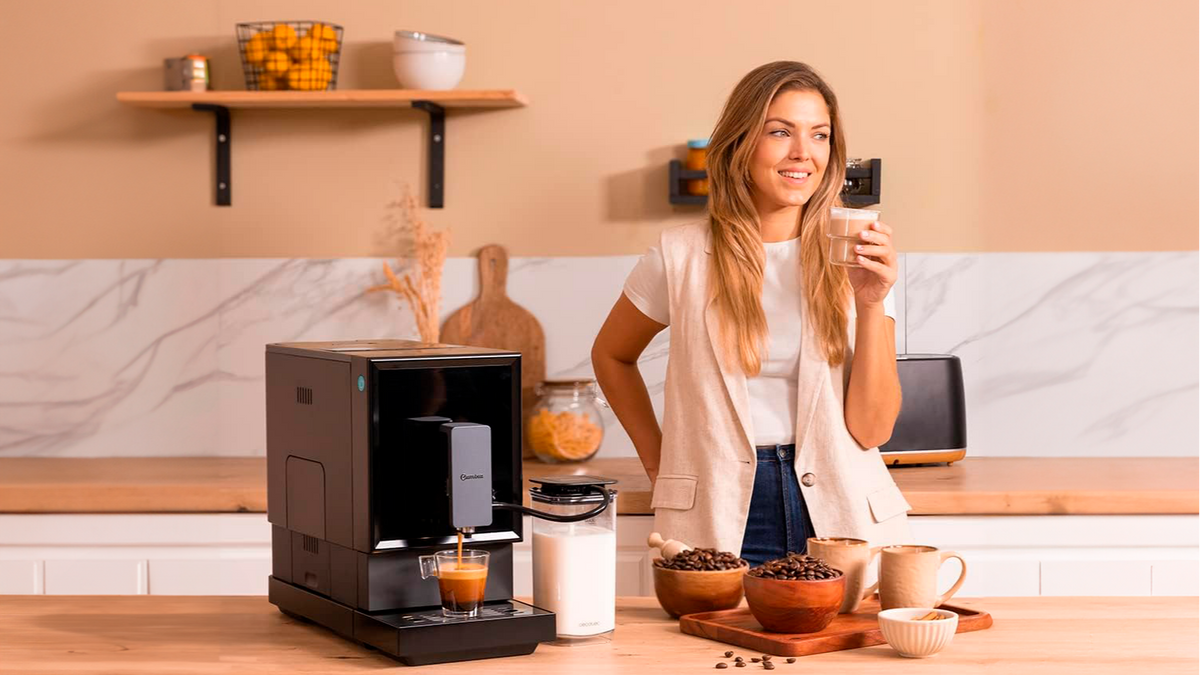 Disfruta del café perfecto sin salir de casa: la mejor cafetera superautomática de Cecotec ¡está de ofertón en Amazon!