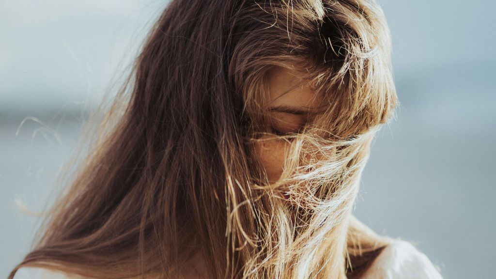 Mujer con cabello largo