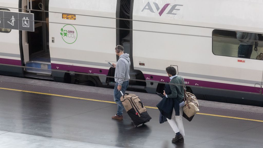 Pasajeros en la Estación Puerta de Atocha-Almudena Grandes, en Madrid