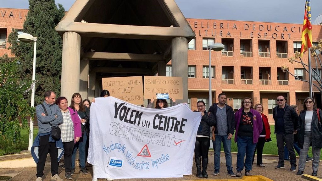 Protestas de las AMPA para exigir una vuelta a clase segura