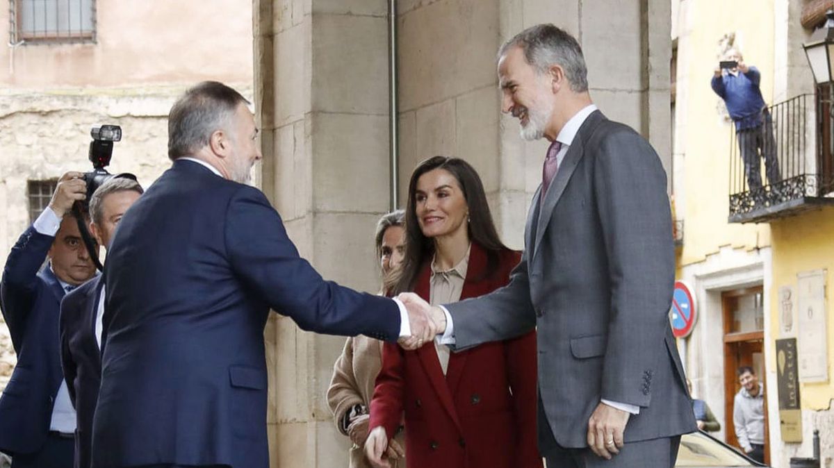 Los Reyes visitan el Ayuntamiento de Cuenca