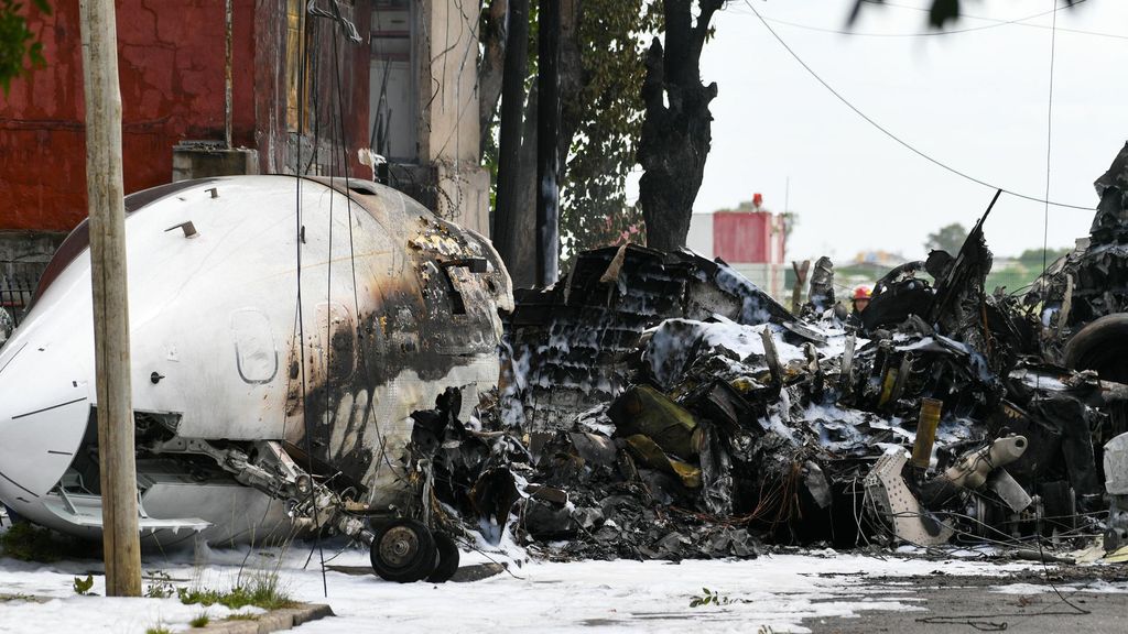 Tragedia en Argentina: un avión privado se estrella contra una vivienda en San Francisco