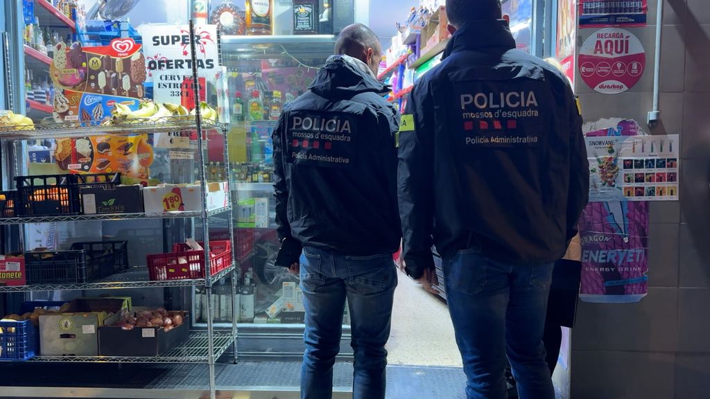 Venta de alcohol a menores: denuncian 53 establecimientos por irregularidades en Barcelona